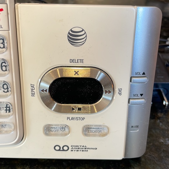 AT&T 2 Handset Cordless Phone with Answering System - Picture 4 of 11